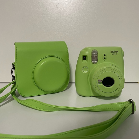 Green Fujifilm Instax mini 9 Camera with Case and Accessories - Picture 2 of 7